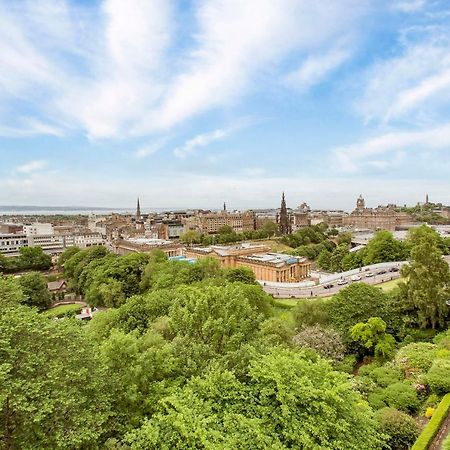 Luxury 3-Bedroom Apartment With Stunning Views At Ramsay Garden Edimburgo Exterior foto