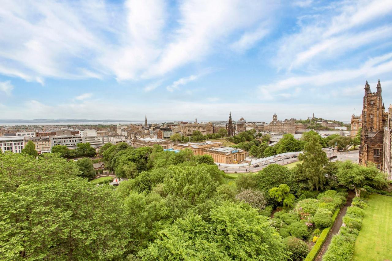 Luxury 3-Bedroom Apartment With Stunning Views At Ramsay Garden Edimburgo Exterior foto
